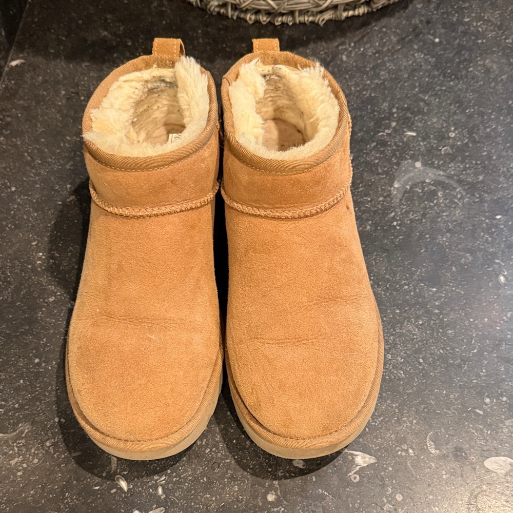 UGG classic booties in chestnut ULTRA MINI